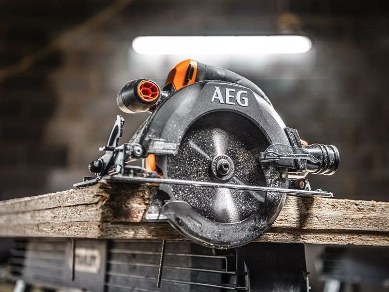 Пила ручна дискова акумуляторна безщіткова AEG BKS 18SBL-0 (4935479660), 18В, диск 165 мм (корпус) 4935479660 фото
