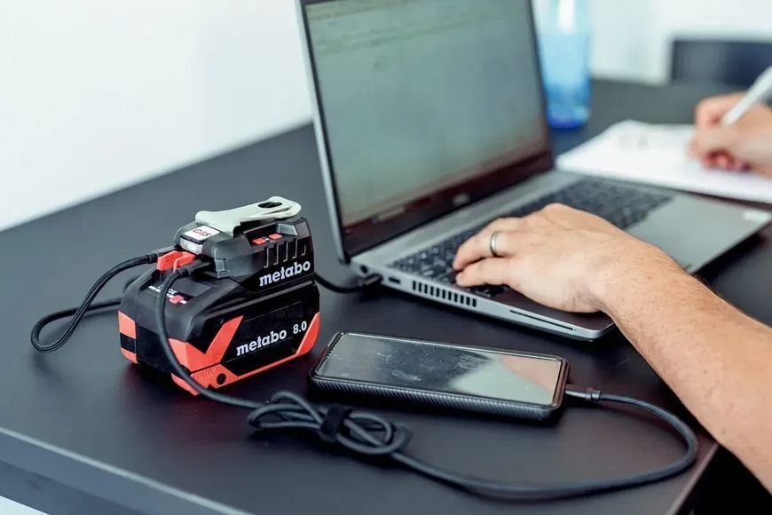 Акумуляторний адаптер-ліхтар Metabo PC 18-65 Power Charger 600409000 600409000 фото