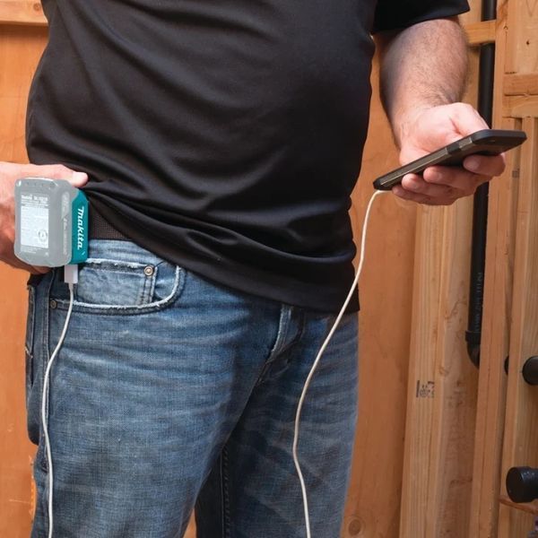 USB перетворювач для мобільних пристроїв Makita CXT - 12V ADP06 ADP06 фото