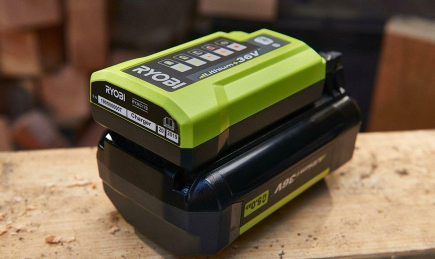 Зарядний пристрій Ryobi Max Power RY36C17A 36В 1.7А 5133004557UNP 5133004557UNP фото