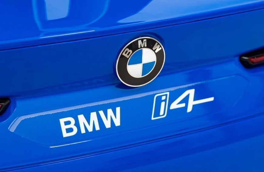 Дитяча акумуляторна машинка BMW i4 Синя PA.JE1009.NIE фото
