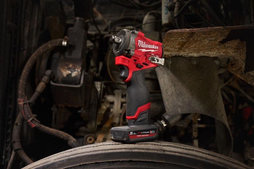 Гайковерт високомоментний акумуляторний MILWAUKEE 1/2" (746 Нм) M12 FCIWF12G3-0, картонне пакування 4933493454 фото
