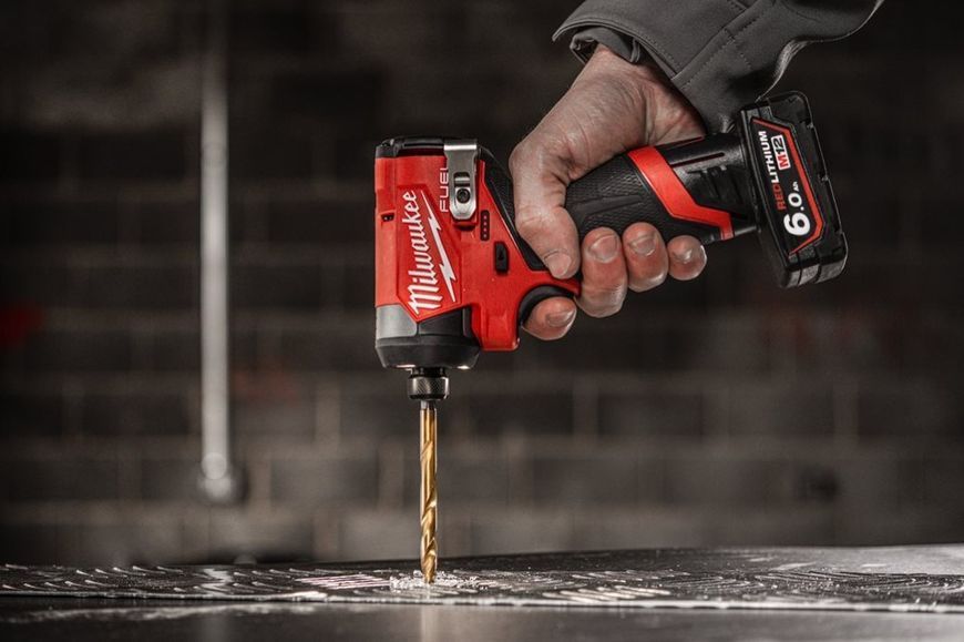 Шуруповерт ударний акумуляторний безщітковий 1/4'' HEX MILWAUKEE, M12 FID2-0, 170Нм (каркас, кліпса для реміня, тримач для біт, 4933479876 фото