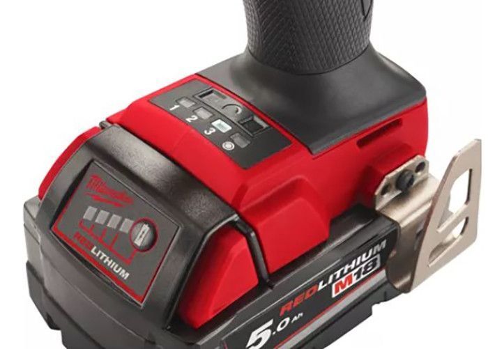 Гайковерт акумуляторний безщітковий MILWAUKEE 1/2" (881 Нм) M18 FMTIW2F12-502X, з фрикційним кільцем, (+ заряд.пристрій, 2 акуму 4933478450 фото