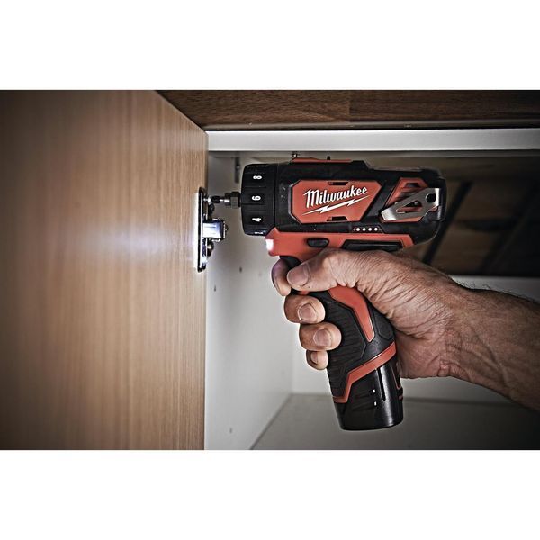 Дриль-шуруповерт акумуляторний MILWAUKEE, M12 BDDXKIT-202C, 32Нм (зарядний пристрій С12 С, 2 акумулятори М12 В2 2Аг, 3 насадки, 4933447836 фото