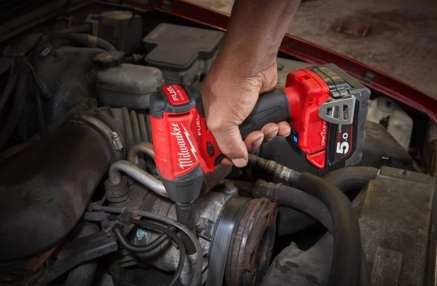 Гайковерт аккумуляторный бесщеточный 1/2'' MILWAUKEE M18 ONEIWF12-0, 300Нм, с кольцом (каркас) 4933451153 фото