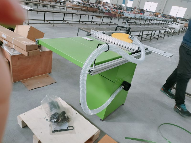 Верстат циркулярний для дерева TVK TS200A TS200A фото