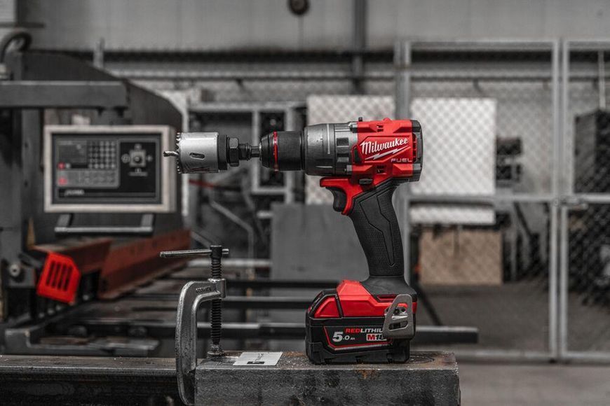 Дриль-шуруповерт акумуляторний безщітковий MILWAUKEE, M18 FDD3-0X,158Нм (каркас, кліпса для ременя, бічна ручка, HD кейс) 4933479862 фото