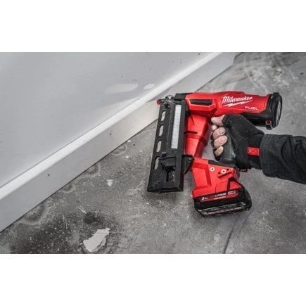 Пістолет цвяхозабивний акумуляторний безщітковий MILWAUKEE M18 FN16GS-0X (25-64 мм) (каркас, HDкейс) 4933478094 фото