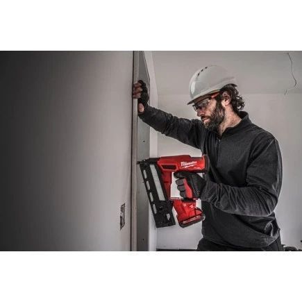 Пістолет цвяхозабивний акумуляторний безщітковий MILWAUKEE M18 FN16GS-0X (25-64 мм) (каркас, HDкейс) 4933478094 фото