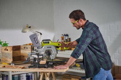 Пила торцювальна акумуляторна Ryobi ONE+ R18MS216-0 18В диск 216мм лазер 14.4кг без АКБ та ЗП 5133003597 5133003597 фото