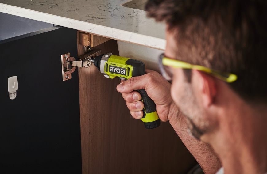 Викрутка акумуляторна Ryobi USB Lithium RSD4-120T 4В 1х2А&middot;год 5Нм 200об&middot;хв 10 біт 0.31кг кейс 5133006210 5133006210 фото