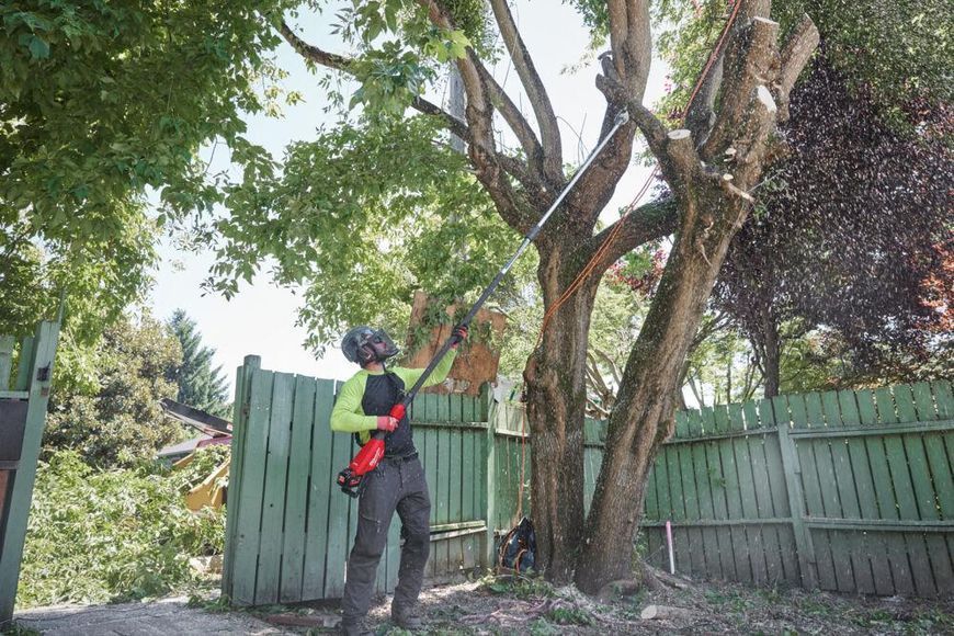 Висоторіз ланцюговий телескопічний акумуляторний безщітковий MILWAUKEE, M18 FTPS30-121, 30см (зарядний пристрій M12-18 FC, 1 аку 4933499227 фото