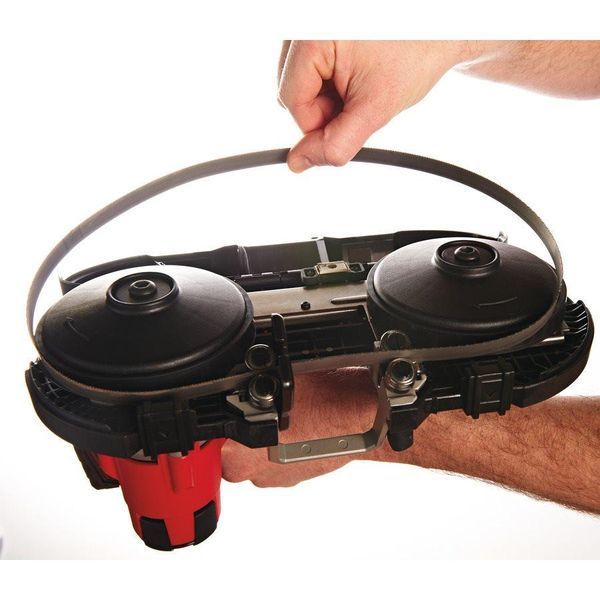 Пила стрічкова акумуляторна MILWAUKEE, M12 BS-402C (зарядний пристрій С12 С, 2 акумулятори М12 В4 4Ач, полотно, кейс) 4933441805 фото