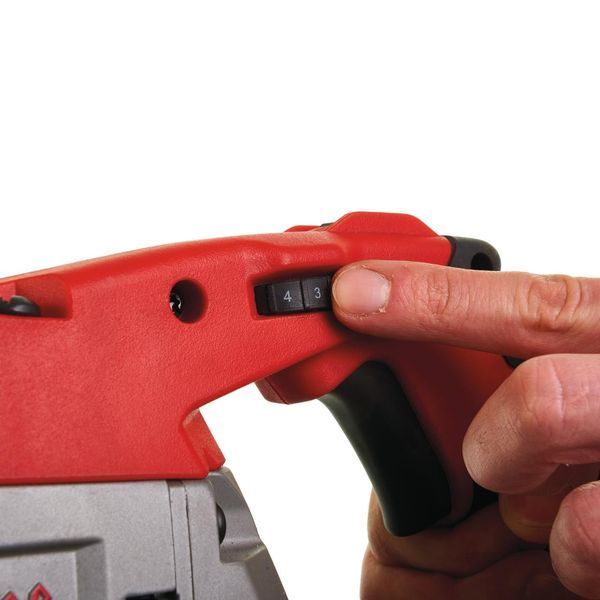 Пила стрічкова акумуляторна MILWAUKEE, M18 CBS125-502C (зарядний пристрій М12-18 FC, 2 акумулятори М18 В5 5Аг, кейс) 4933448195 фото