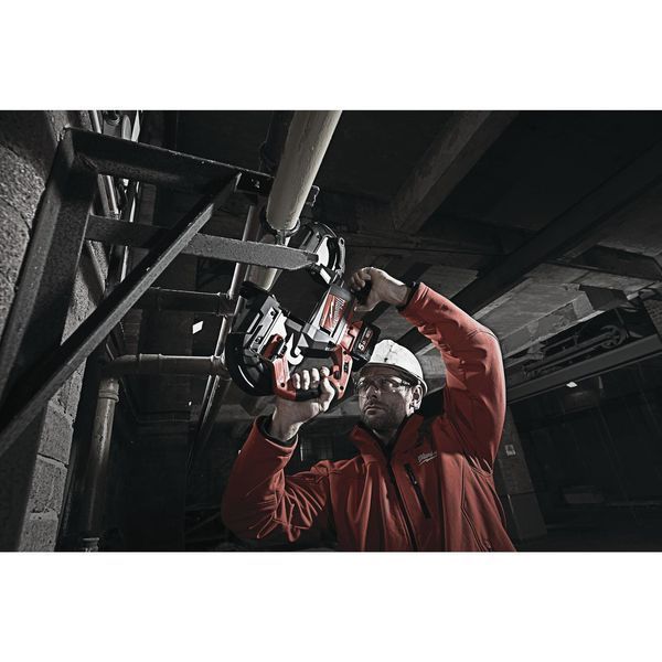 Пила стрічкова акумуляторна MILWAUKEE, M18 CBS125-502C (зарядний пристрій М12-18 FC, 2 акумулятори М18 В5 5Аг, кейс) 4933448195 фото